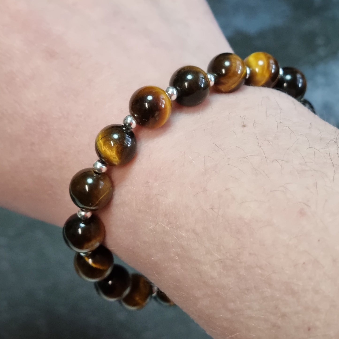 Tigerauge Edelsteinarmband 8,4 mm – Mut & Stärke