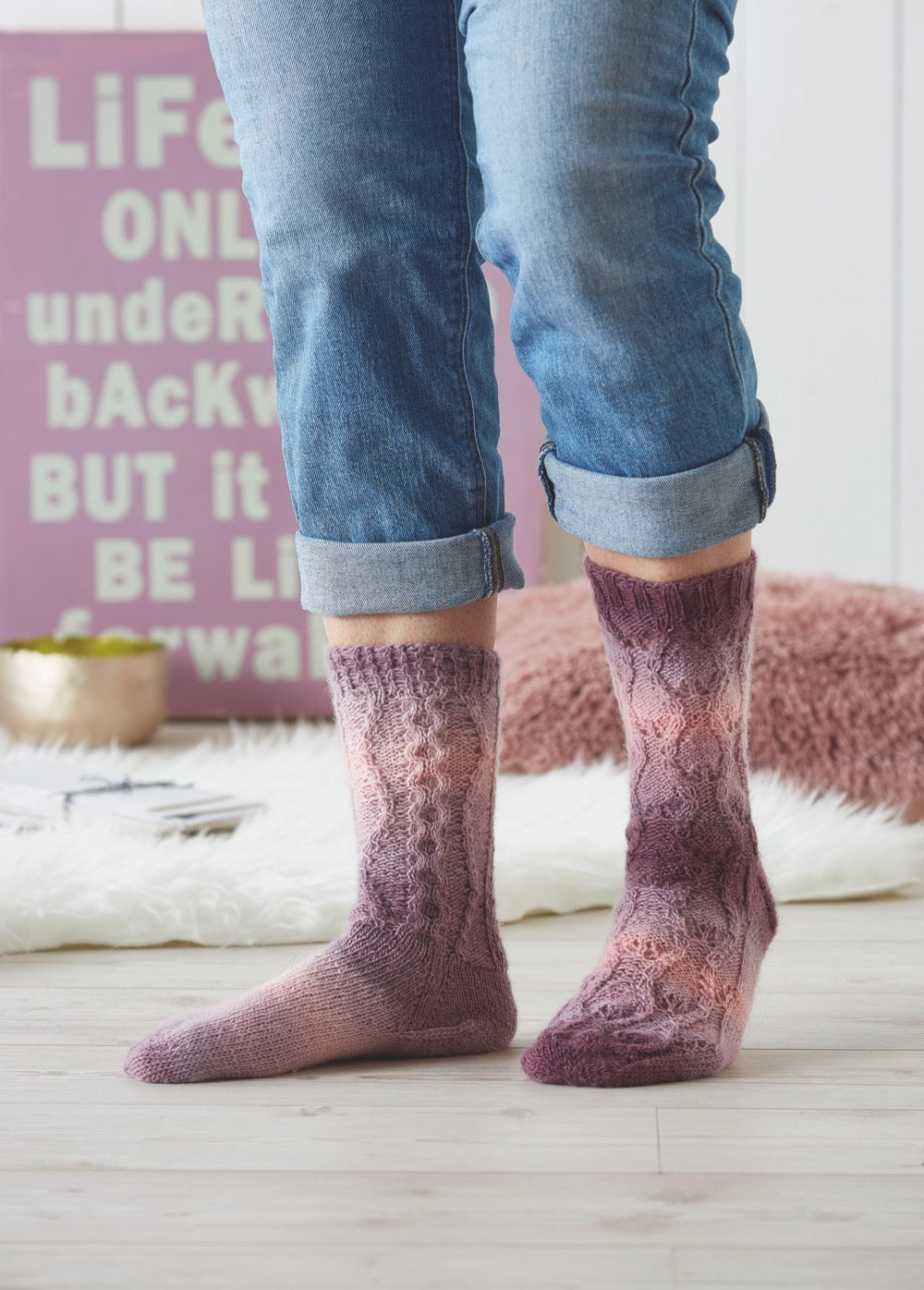 Woolly Hugs Year Socks stricken mit japanischen Mustern