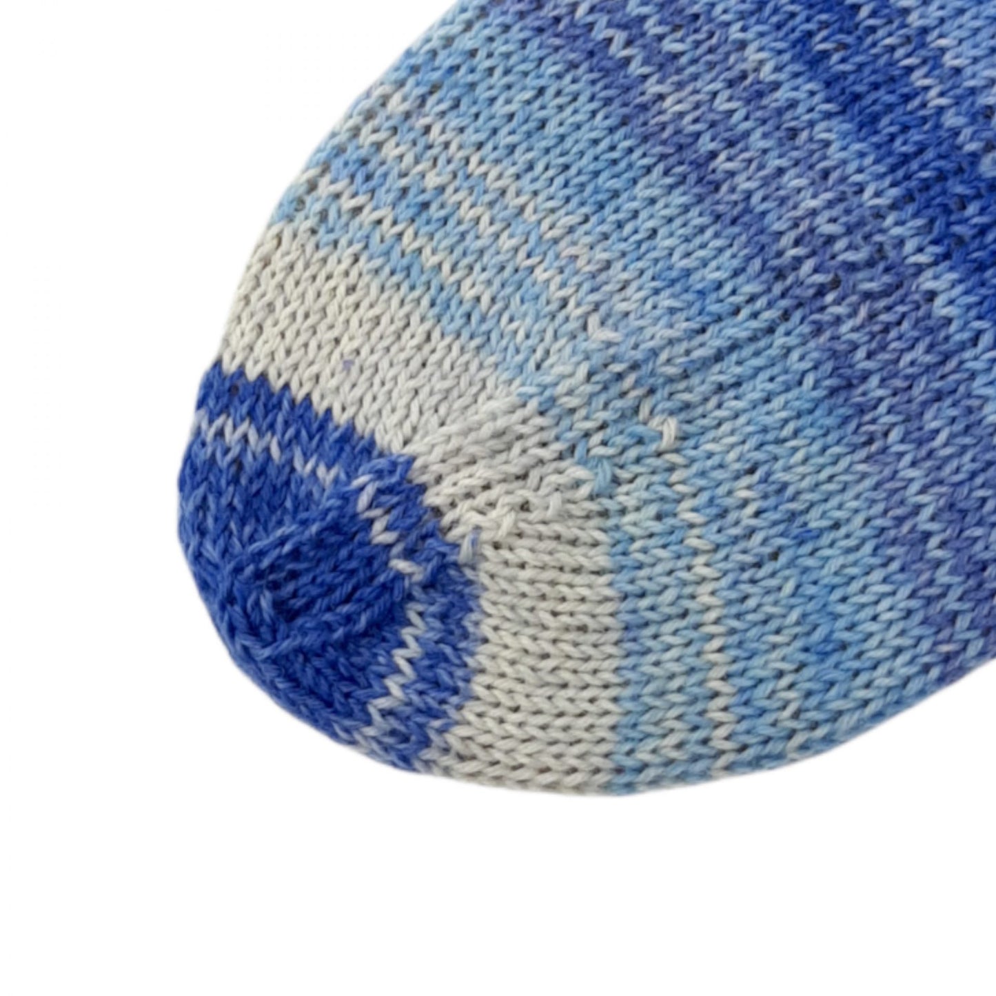 Handgestrickte Socken hellblau-blau-dunkelblau