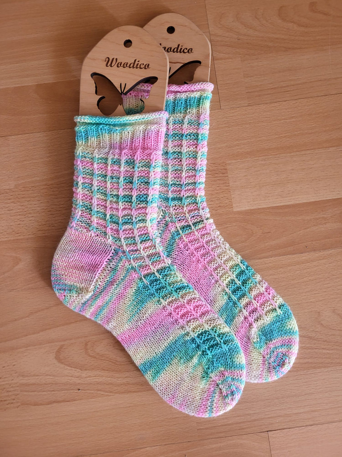 Strickanleitung: Sockenmuster „Rainbow“ (PDF-Download)