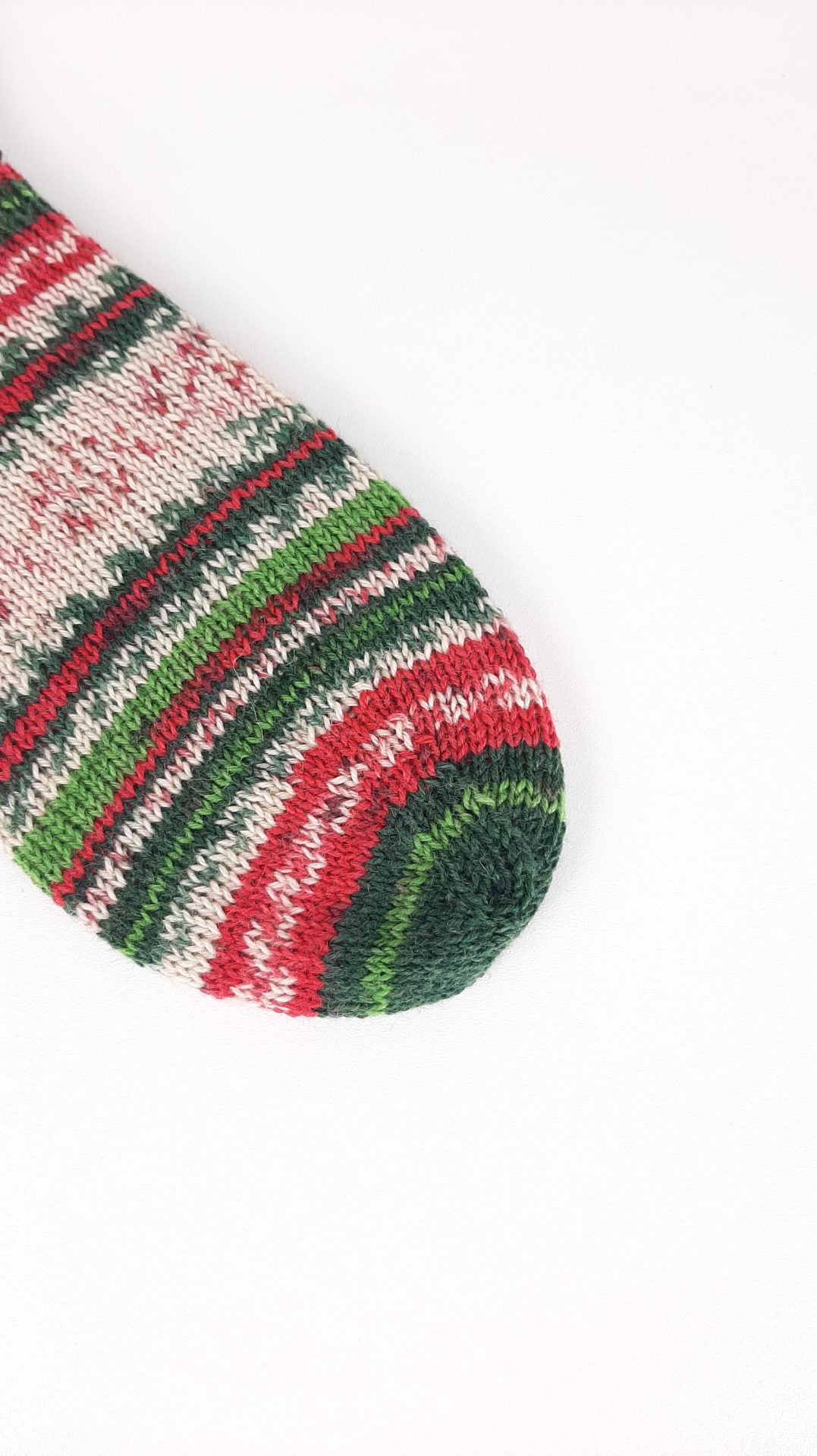 fertige handgestrickte Socken Weihnachten